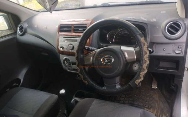 DAIHATSU AYLA 1.0 X