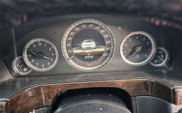 MERCEDES BENZ E 200 CGI