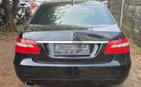 MERCEDES BENZ E 200 CGI