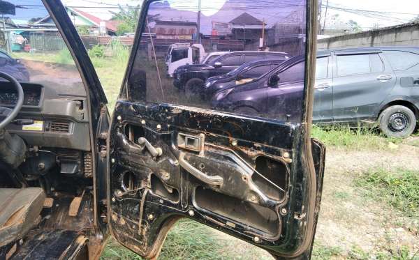 MITSUBISHI  L 300 L300 PU FB-R (4X2)