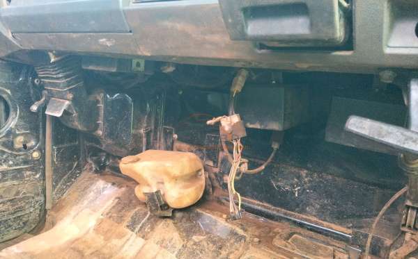 MITSUBISHI  L 300 L300 PU FB-R (4X2)
