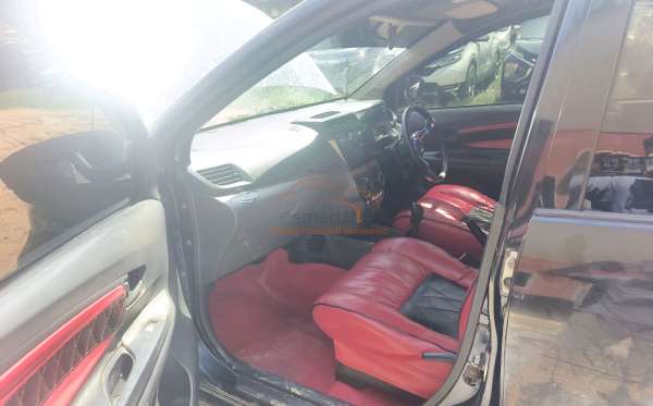 TOYOTA AVANZA VELOZ