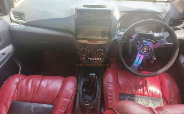 TOYOTA AVANZA VELOZ