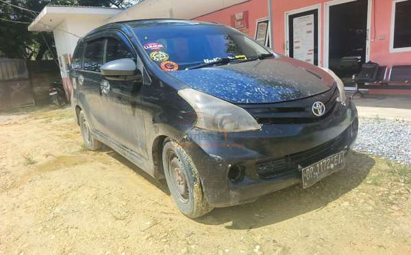 TOYOTA AVANZA VELOZ