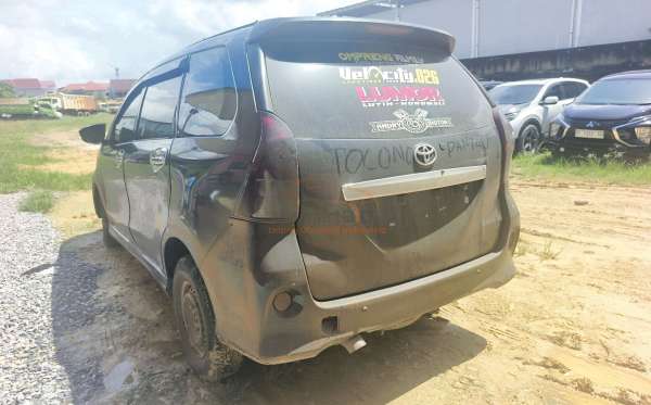 TOYOTA AVANZA VELOZ