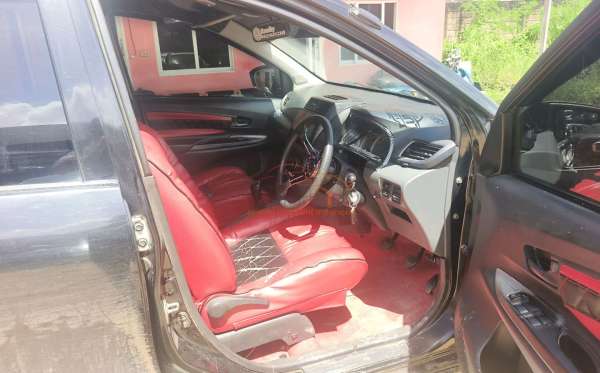 TOYOTA AVANZA VELOZ
