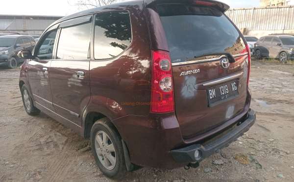 TOYOTA AVANZA