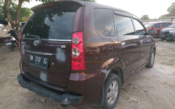 TOYOTA AVANZA