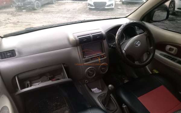 TOYOTA AVANZA