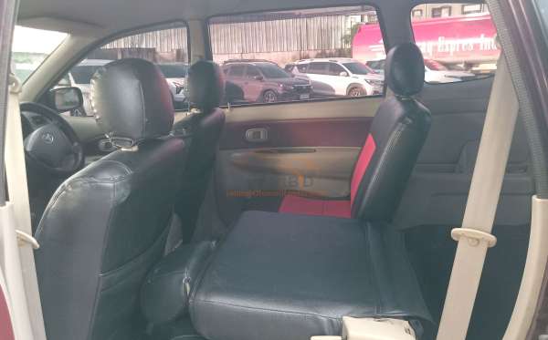 TOYOTA AVANZA