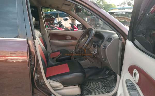 TOYOTA AVANZA