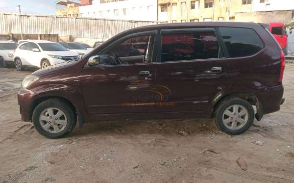TOYOTA AVANZA