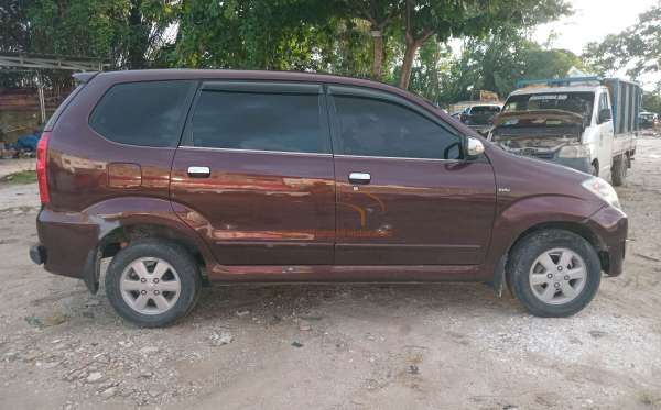 TOYOTA AVANZA