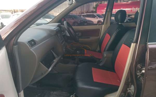 TOYOTA AVANZA