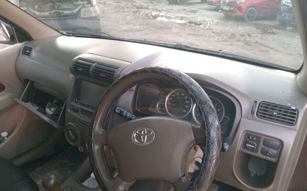 TOYOTA AVANZA