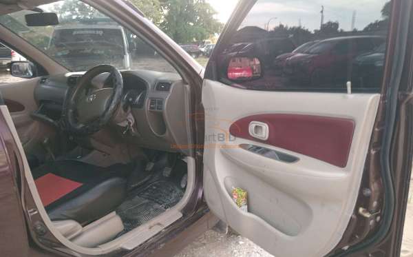 TOYOTA AVANZA