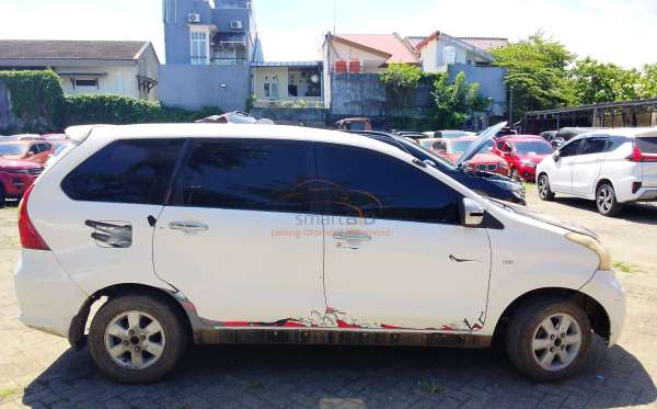 TOYOTA  AVANZA VELOZ 1.5
