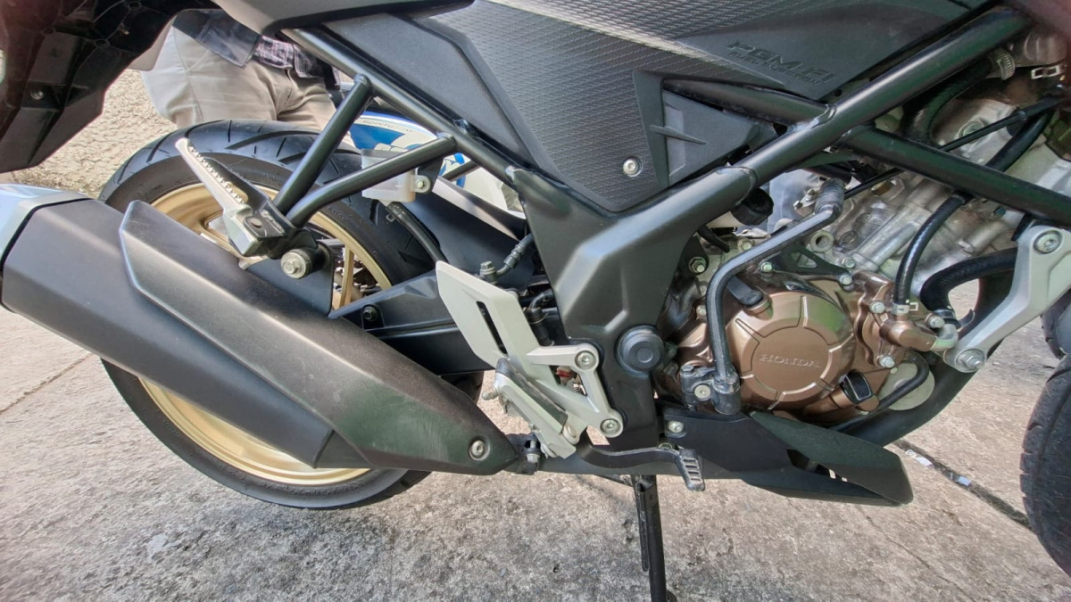 HONDA CB 150 R