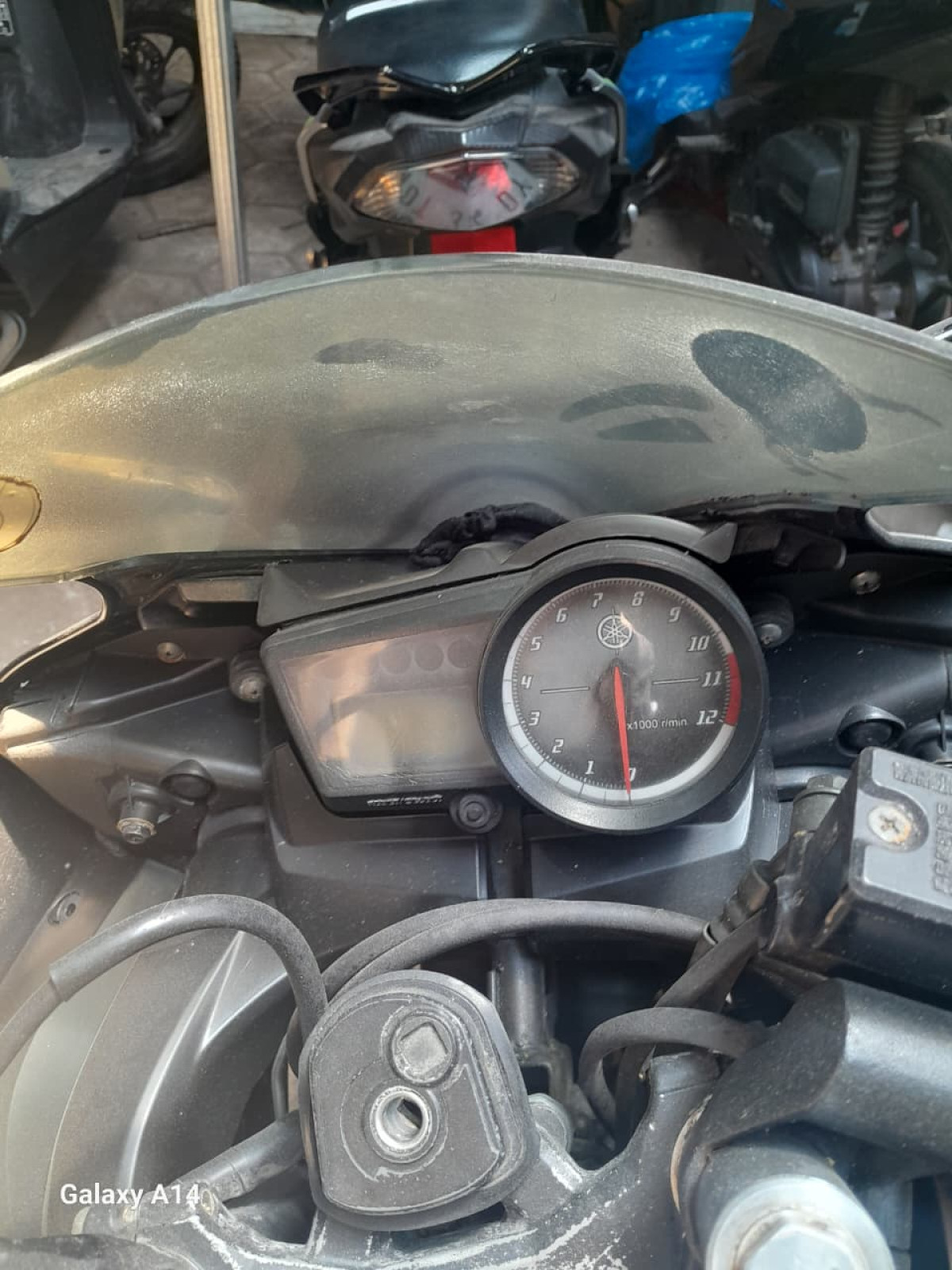 YAMAHA R15