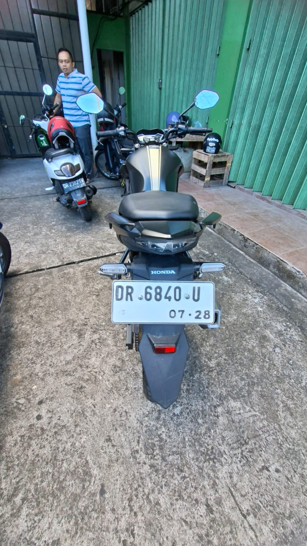HONDA CB 150 R