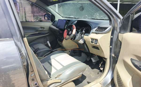 DAIHATSU  XENIA