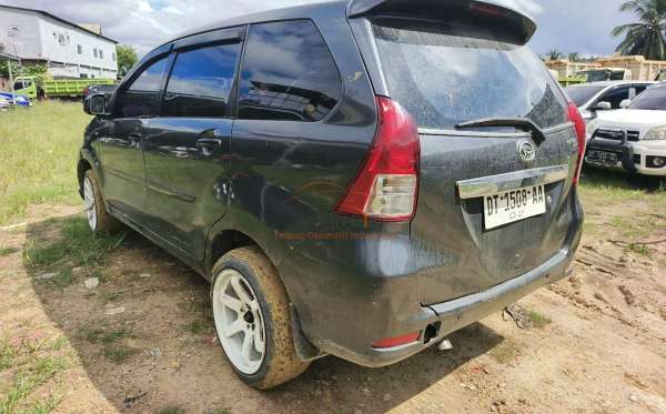 DAIHATSU  XENIA