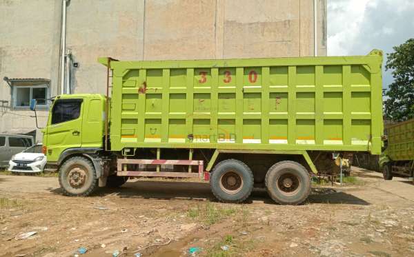 HINO  FM8JN2D