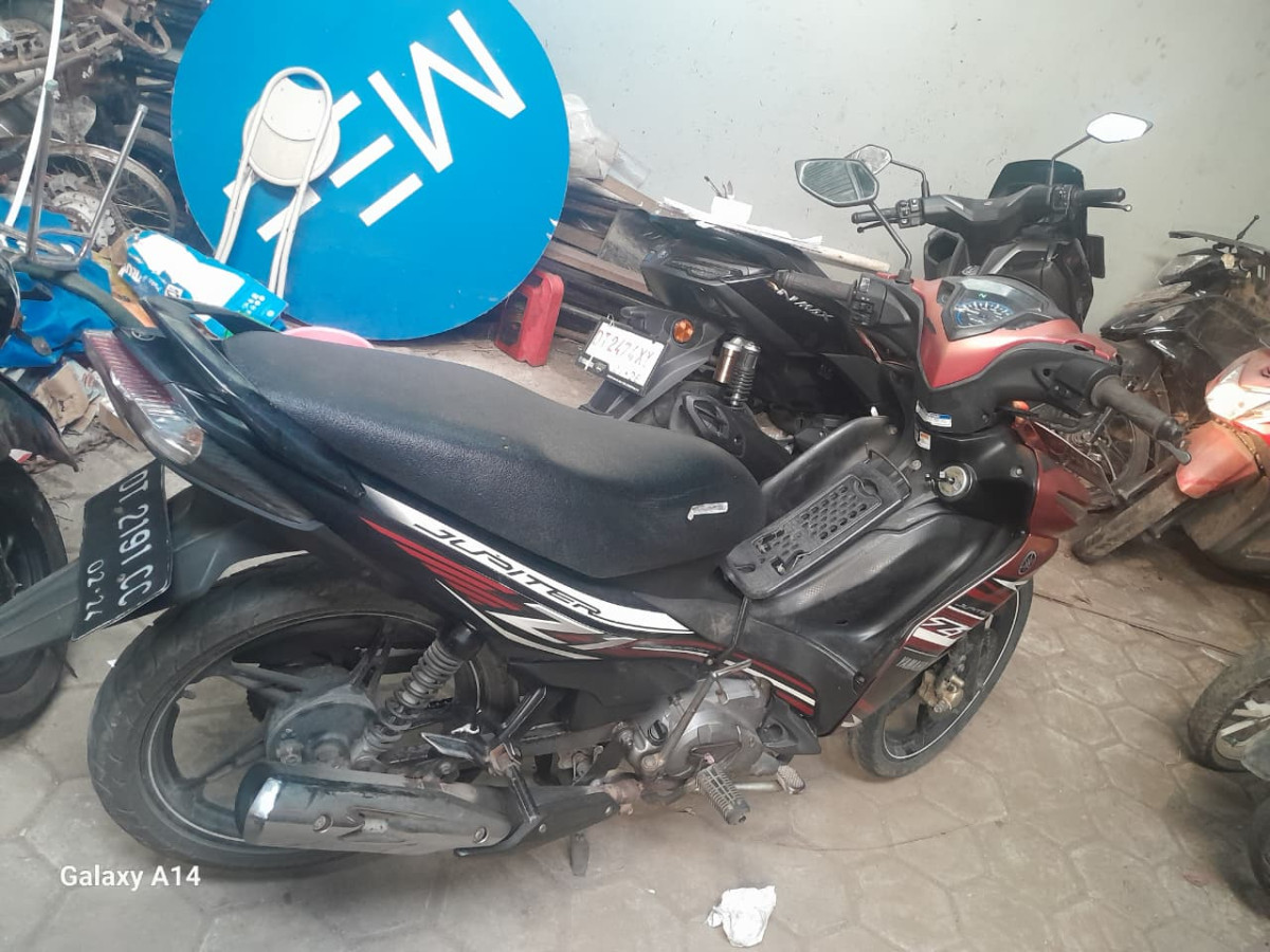 YAMAHA JUPITER Z1