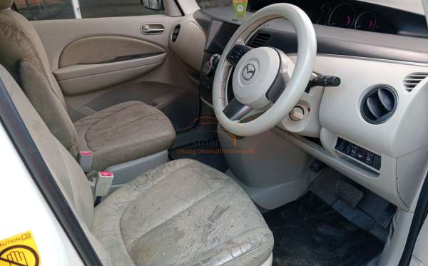 MAZDA  BIANTE  2.0L 5 A/T