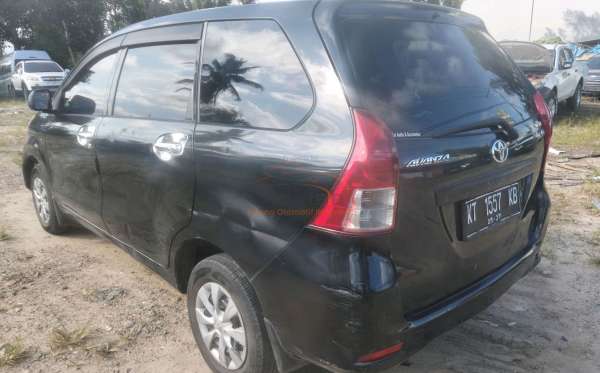 TOYOTA AVANZA