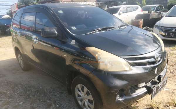 TOYOTA AVANZA