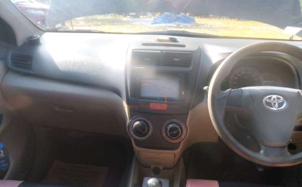 TOYOTA AVANZA