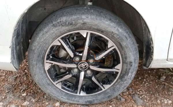 TOYOTA CALYA 1.2 G M/T