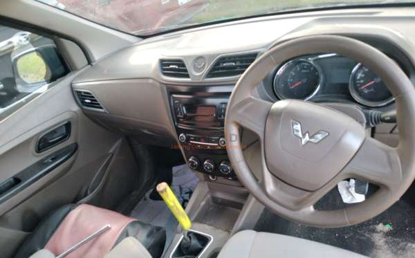 WULING  FORMO
