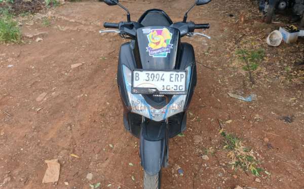YAMAHA LEXI