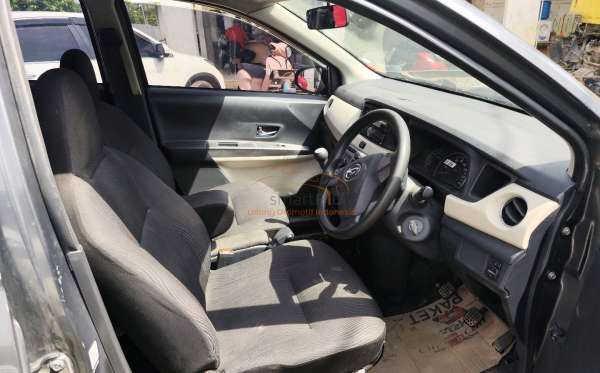 DAIHATSU  SIGRA  R