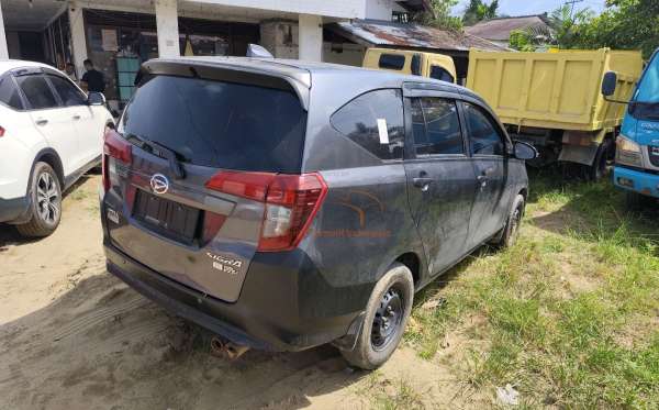 DAIHATSU  SIGRA  R