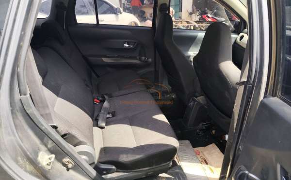DAIHATSU  SIGRA  R