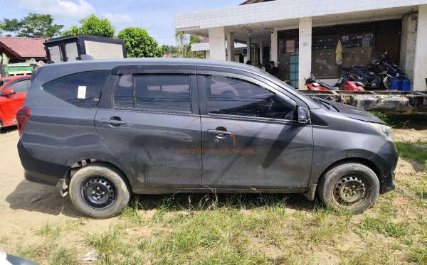 DAIHATSU  SIGRA  R