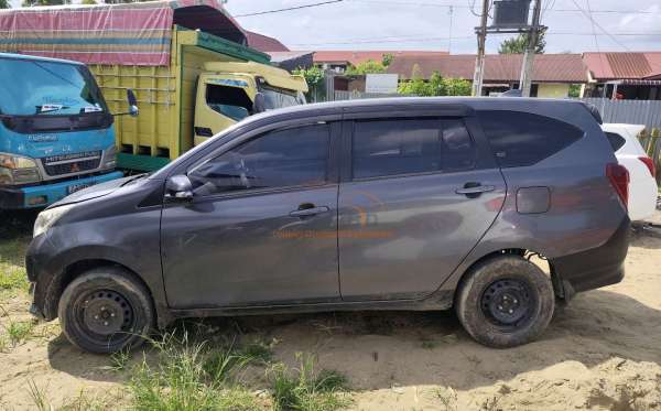 DAIHATSU  SIGRA  R