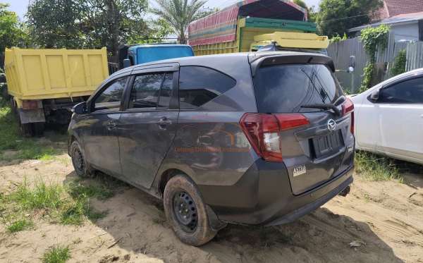DAIHATSU  SIGRA  R