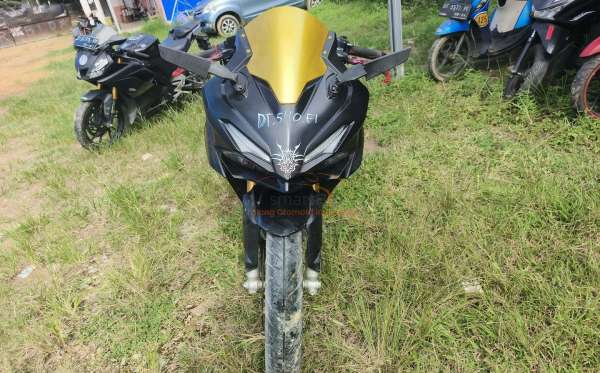 HONDA CBR 150 R