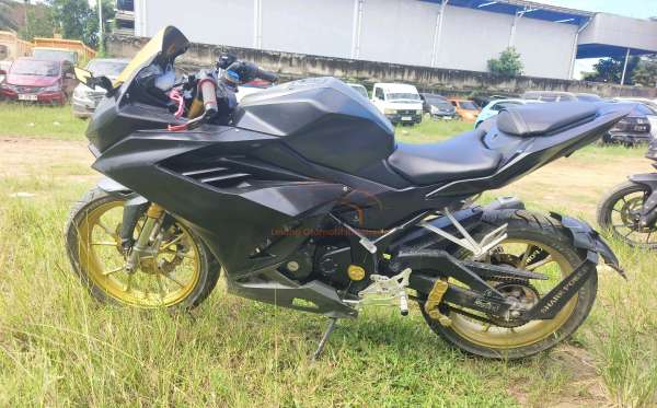 HONDA CBR 150 R
