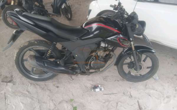 HONDA  CB 150 Verza