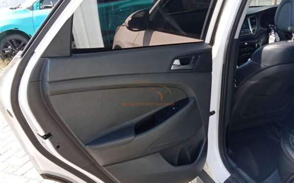 HYUNDAI TUCSON 2.0 2WD