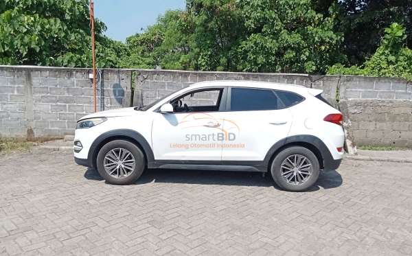 HYUNDAI TUCSON 2.0 2WD