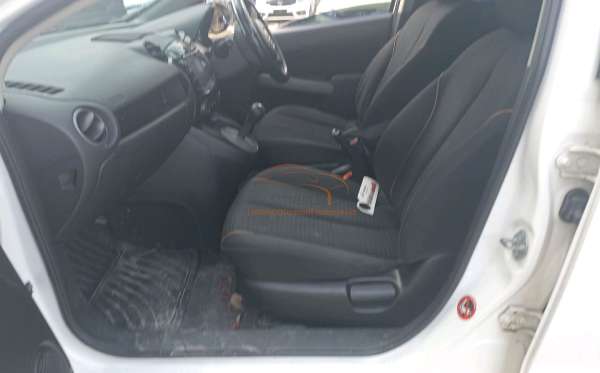 MAZDA MAZDA 2