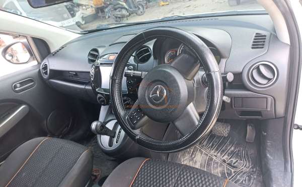 MAZDA MAZDA 2