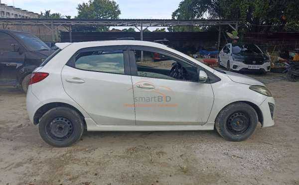 MAZDA MAZDA 2