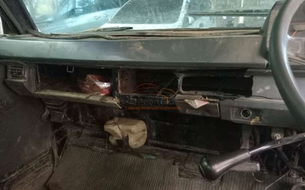 MITSUBISHI L300 PU FB-R (4X2)
